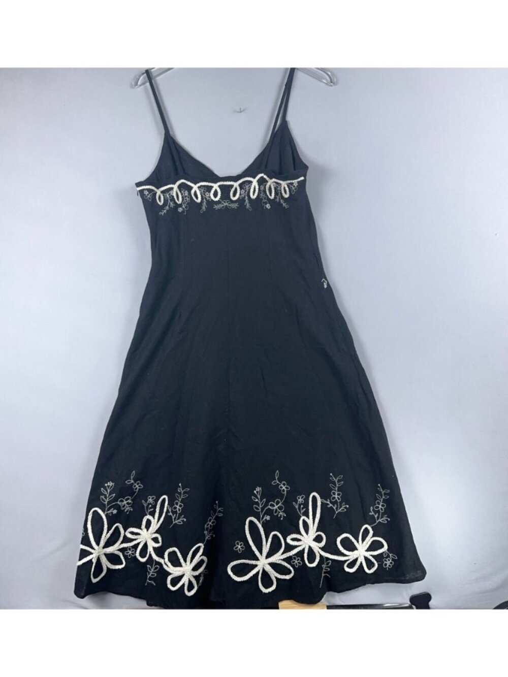 Zara Basic Midi Dress Size XL Black White Floral Embroidered V Neck Sleeveless - Picture 3 of 7